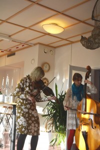 Astrid Selling & Kristin Borgehed spelar polsk folkmusik